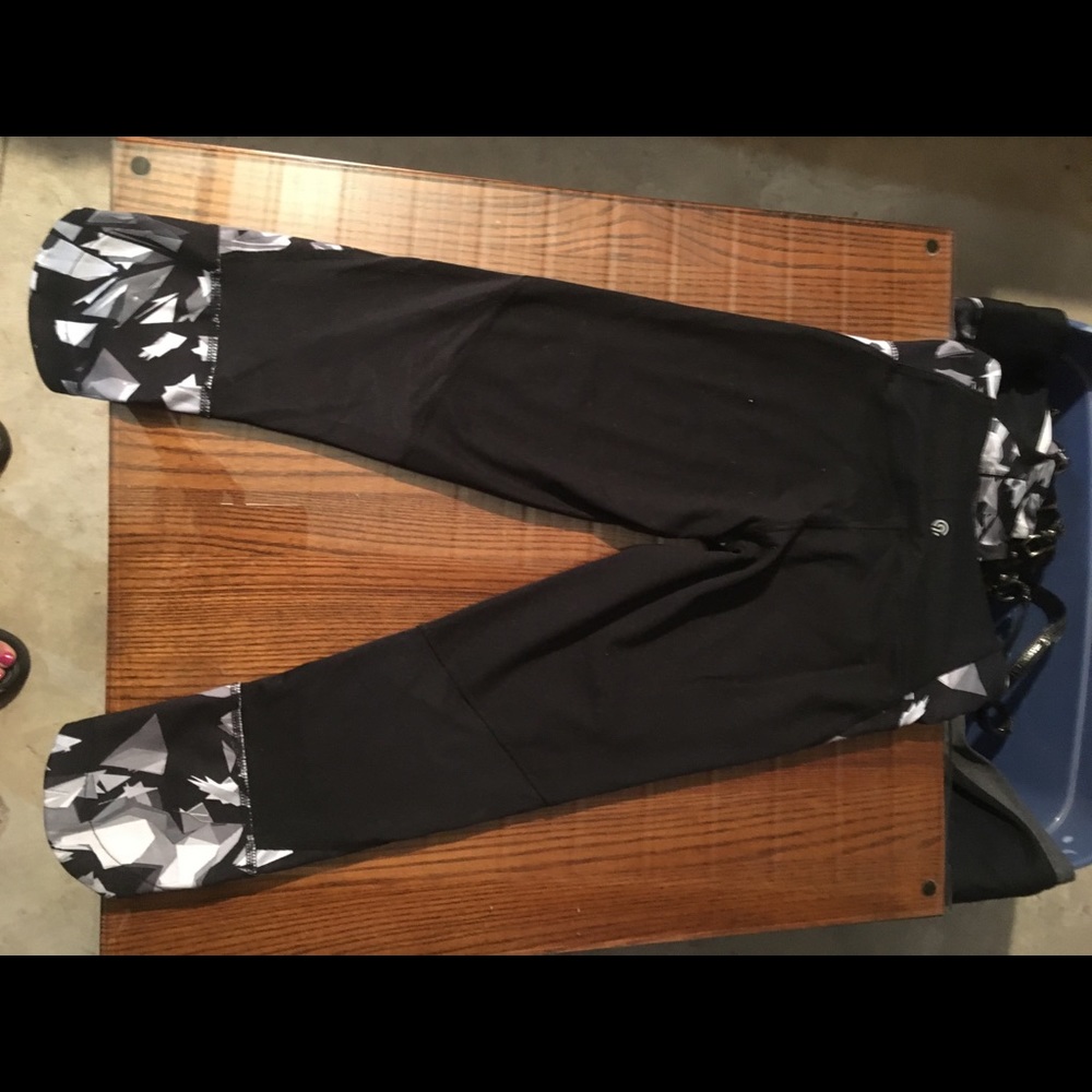 Like new  Capri leggings